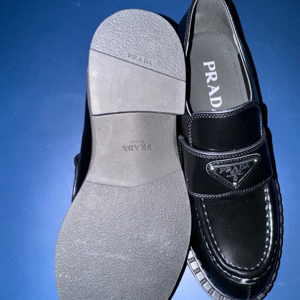 Prada Black Patent Leather Loafers with Logo Plaque - Picture 5 of 5